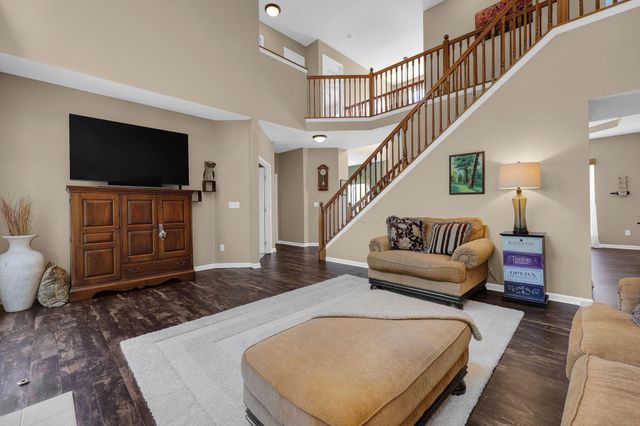 2602 Crestview Woods Drive, Newark, OH 43055