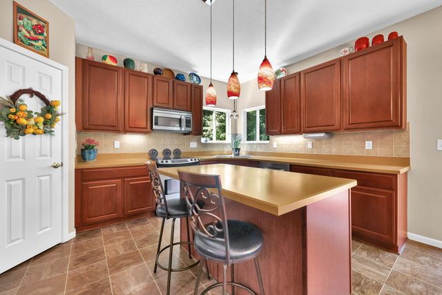 2602 Crestview Woods Drive, Newark, OH 43055