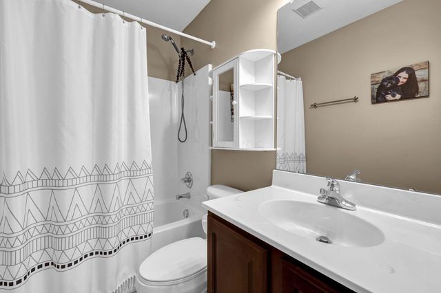 2602 Crestview Woods Drive, Newark, OH 43055