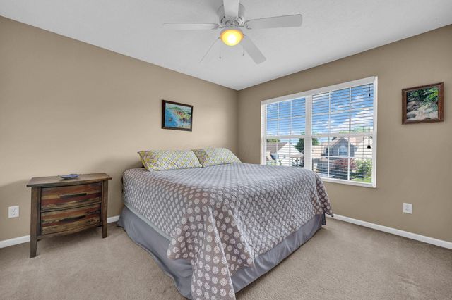 2602 Crestview Woods Drive, Newark, OH 43055