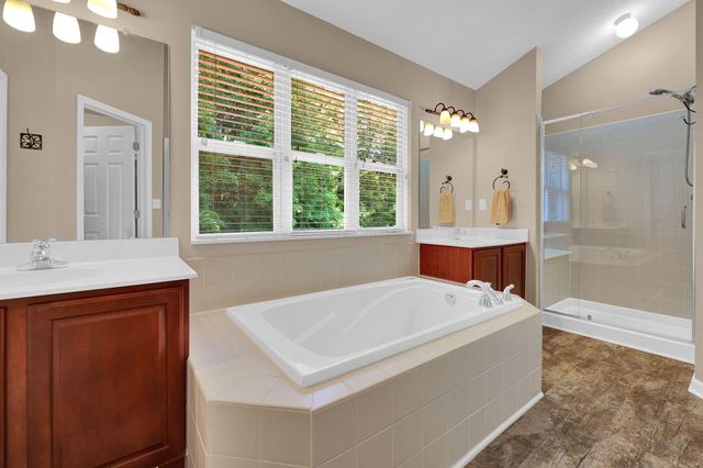 2602 Crestview Woods Drive, Newark, OH 43055