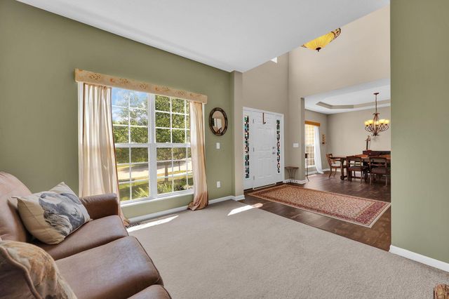 2602 Crestview Woods Drive, Newark, OH 43055