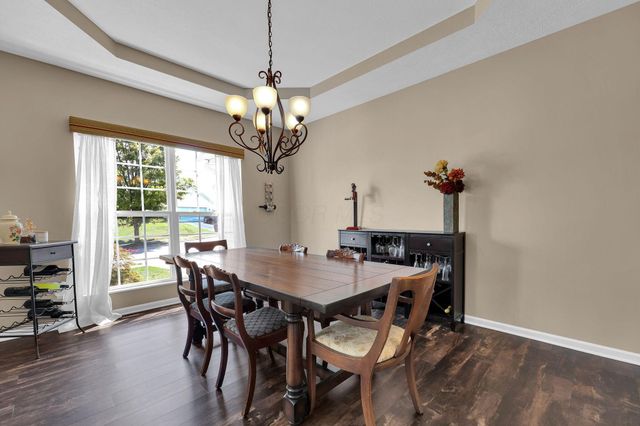 2602 Crestview Woods Drive, Newark, OH 43055