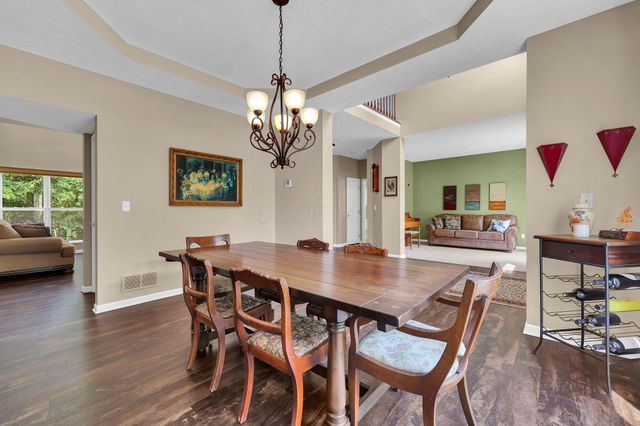 2602 Crestview Woods Drive, Newark, OH 43055