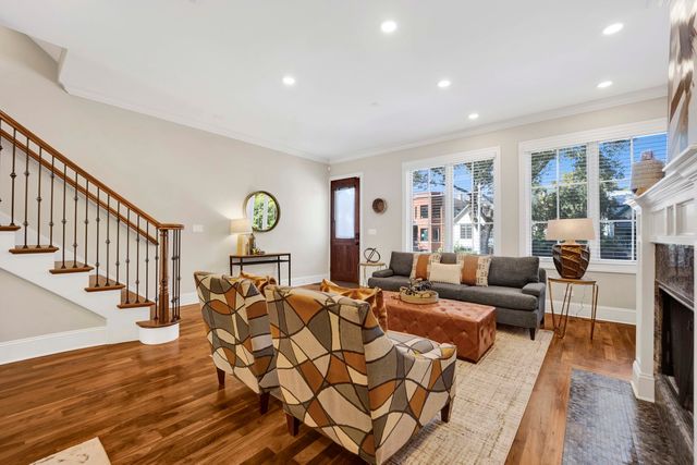 1433 W Winnemac Avenue, Chicago, IL 60640