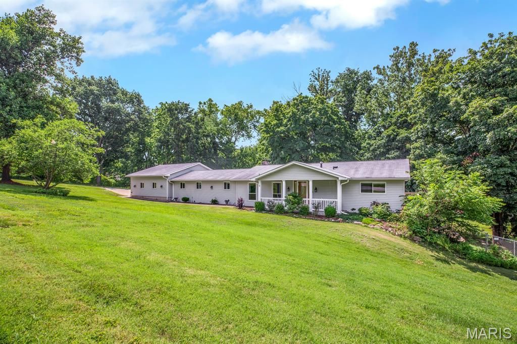 6 Trailside Drive, Lake St Louis, MO 63367