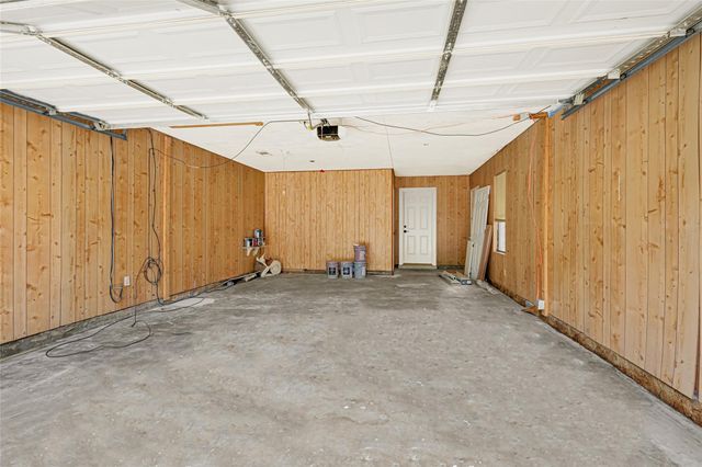 1913 18th Avenue N, Texas City, TX 77590