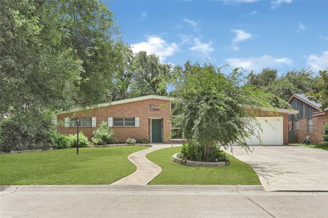 1913 18th Avenue N, Texas City, TX 77590