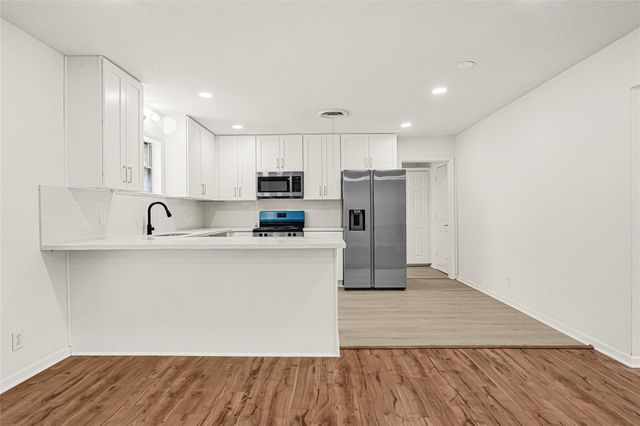 1913 18th Avenue N, Texas City, TX 77590