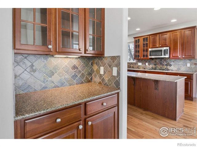 121 Osprey Lane, Lyons, CO 80540