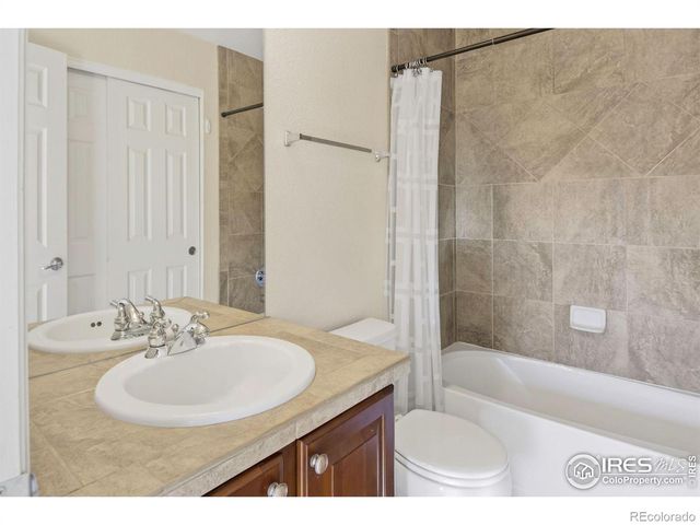 121 Osprey Lane, Lyons, CO 80540