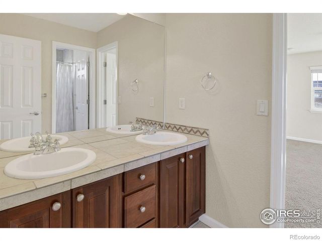 121 Osprey Lane, Lyons, CO 80540