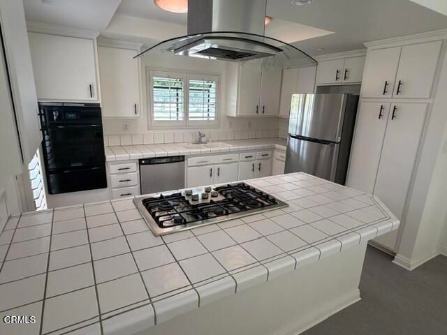 1094 Peninsula, Ventura, CA 93001