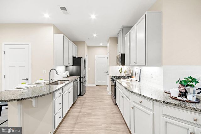 3225 THORNAPPLE DR, Frederick, MD 21704