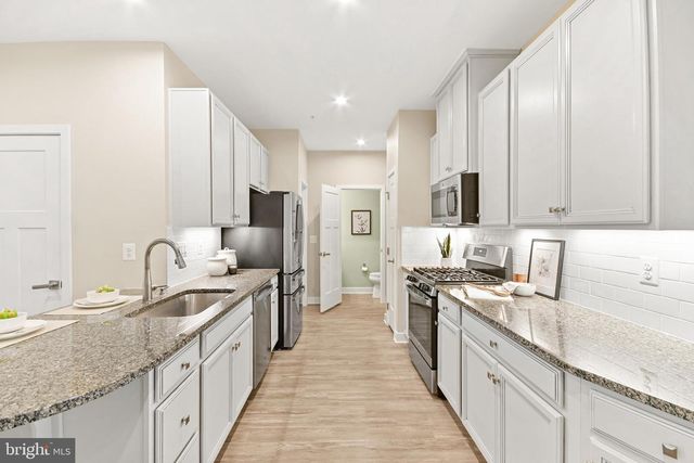 3225 THORNAPPLE DR, Frederick, MD 21704