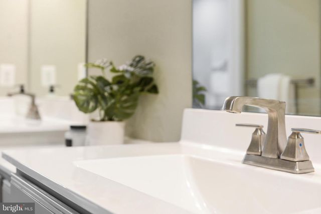 3225 THORNAPPLE DR, Frederick, MD 21704