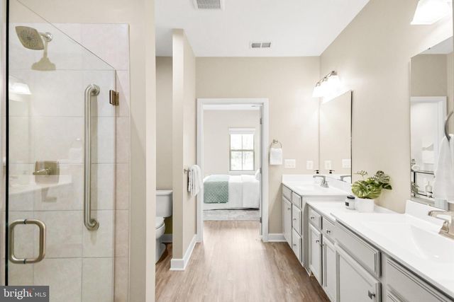 3225 THORNAPPLE DR, Frederick, MD 21704