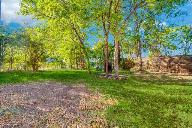 1410 S West Street S, Arlington, TX 76010