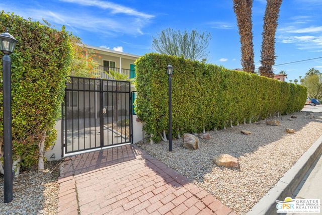 1674 S Via Salida 3, Palm Springs, CA 92264