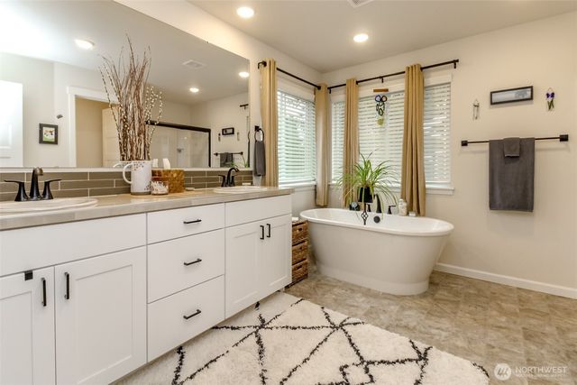 12104 126th Avenue Ct E, Puyallup, WA 98374