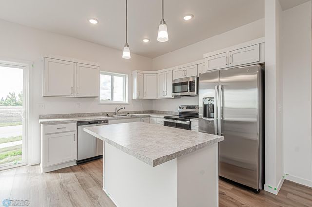 1522 6th Avenue NE, Dilworth, MN 56529