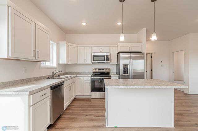 1522 6th Avenue NE, Dilworth, MN 56529