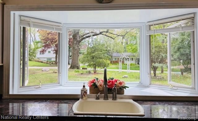2460 Ogden Drive, West Bloomfield Charter Township, MI 48323