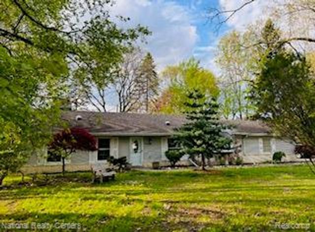 2460 Ogden Drive, West Bloomfield Charter Township, MI 48323