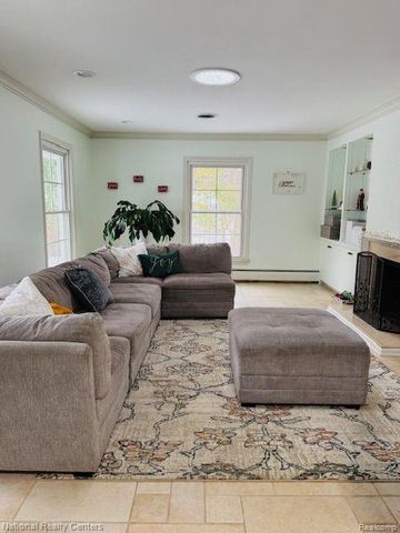 2460 Ogden Drive, West Bloomfield Charter Township, MI 48323