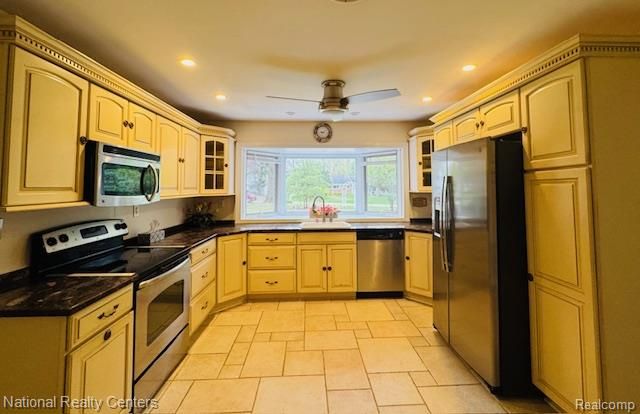 2460 Ogden Drive, West Bloomfield Charter Township, MI 48323