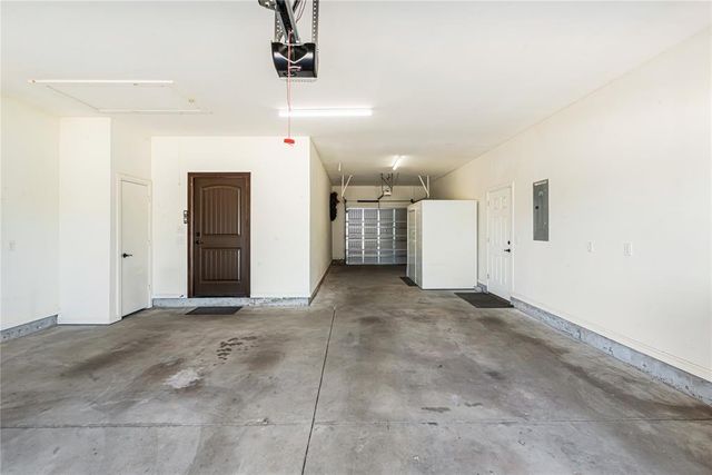 833 Glenwood, Moore, OK 73160