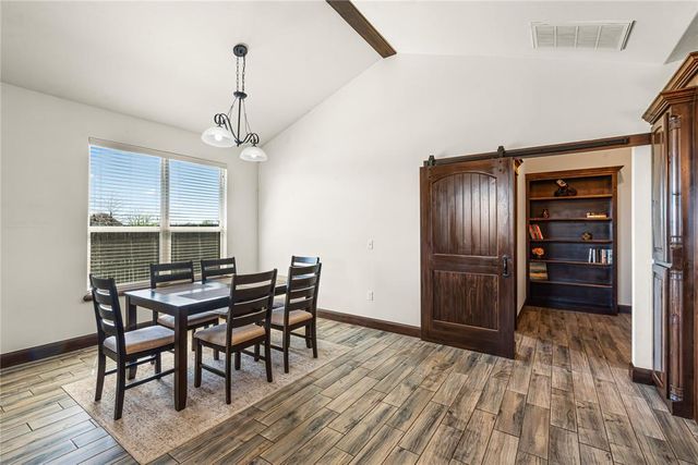 833 Glenwood, Moore, OK 73160