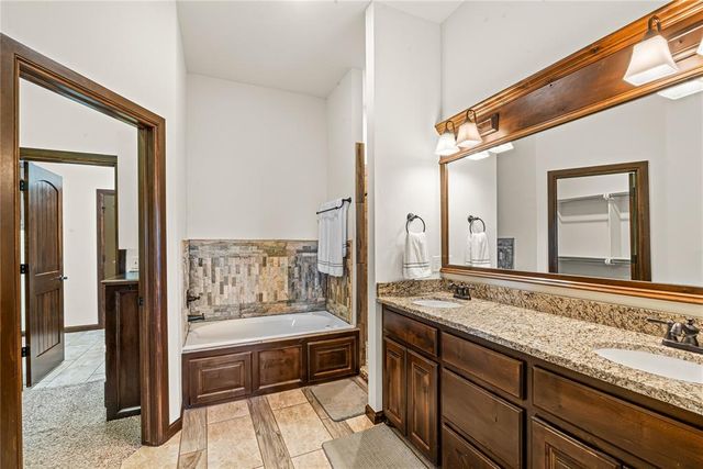 833 Glenwood, Moore, OK 73160