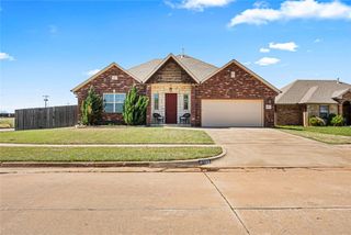 833 Glenwood, Moore, OK 73160