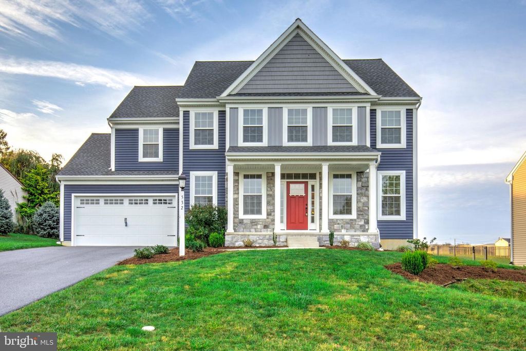 532 SPRING HOLLOW DR, New Holland, PA 17557