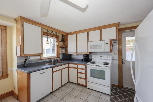 36 Alsace Street, Manchester, NH 03102