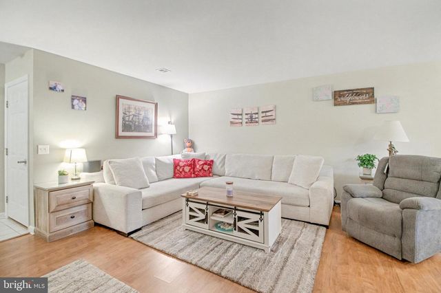 94 CLEMENS DR, Dillsburg, PA 17019