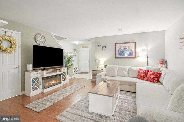 94 CLEMENS DR, Dillsburg, PA 17019