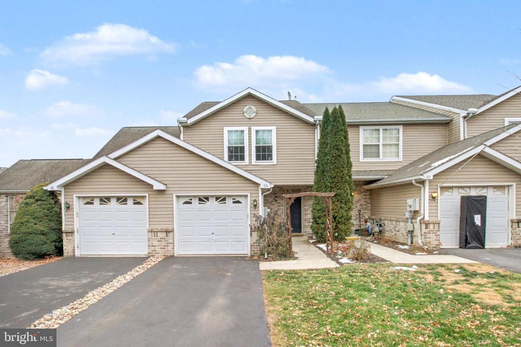 94 CLEMENS DR, Dillsburg, PA 17019