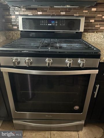 2220 BRADDISH AVE, Baltimore, MD 21216