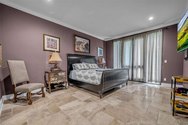 20 Sugarberry Circle, Houston, TX 77024