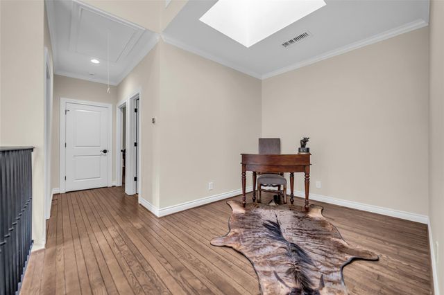 20 Sugarberry Circle, Houston, TX 77024