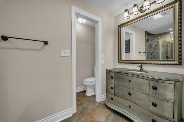 20 Sugarberry Circle, Houston, TX 77024