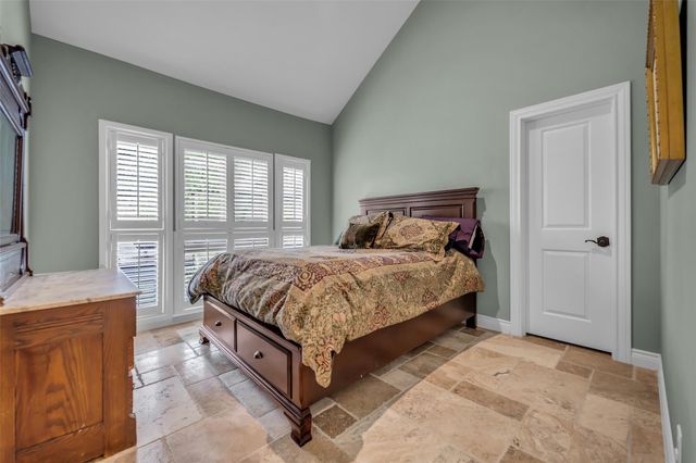 20 Sugarberry Circle, Houston, TX 77024