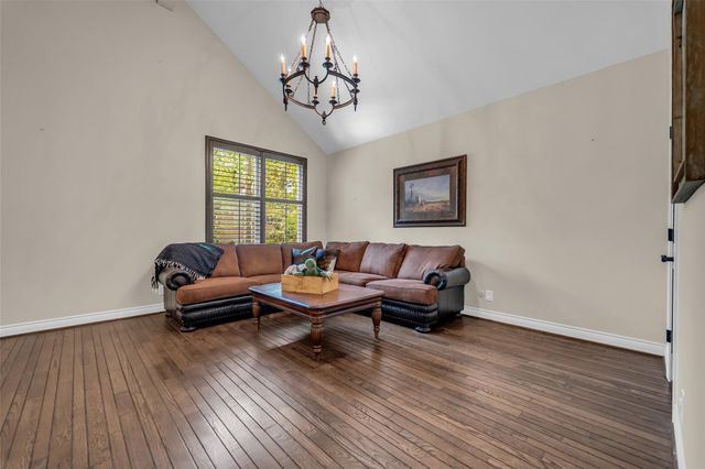 20 Sugarberry Circle, Houston, TX 77024