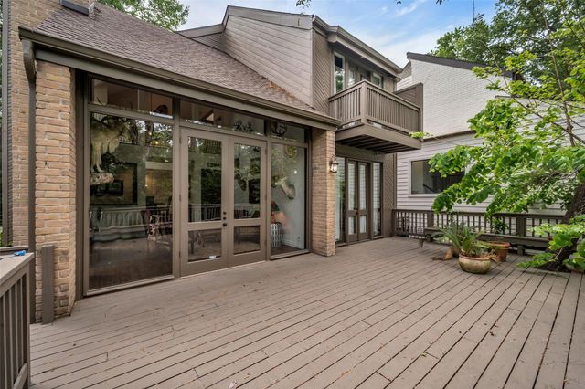 20 Sugarberry Circle, Houston, TX 77024