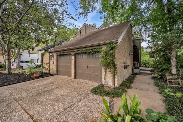 20 Sugarberry Circle, Houston, TX 77024