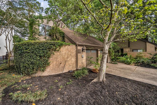 20 Sugarberry Circle, Houston, TX 77024