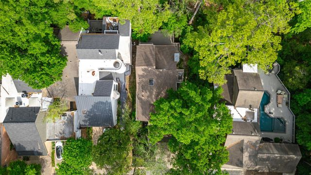 20 Sugarberry Circle, Houston, TX 77024