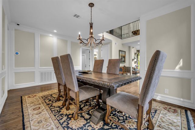 20 Sugarberry Circle, Houston, TX 77024